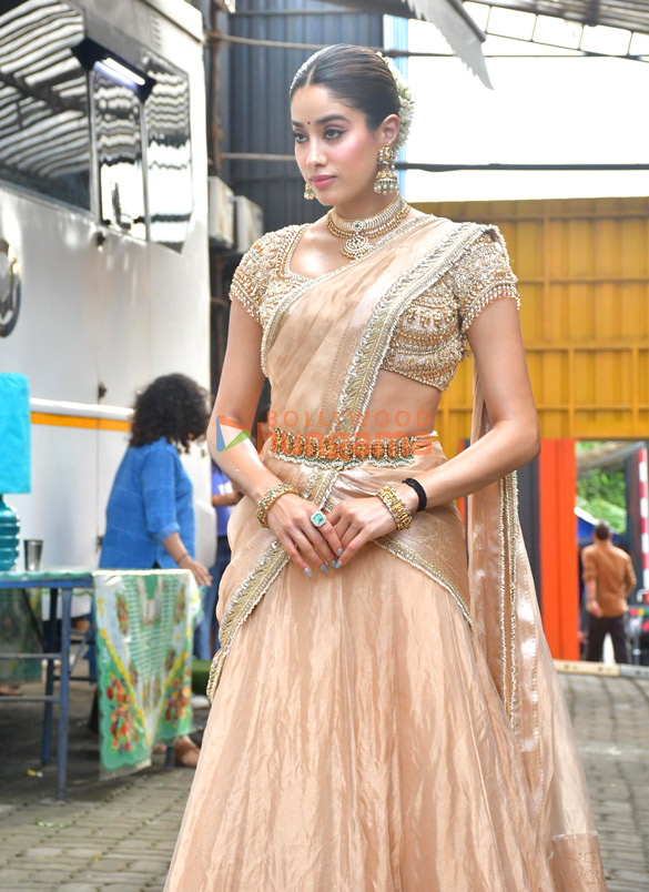 photos janhvi kapoor snapped promoting param sundari 3