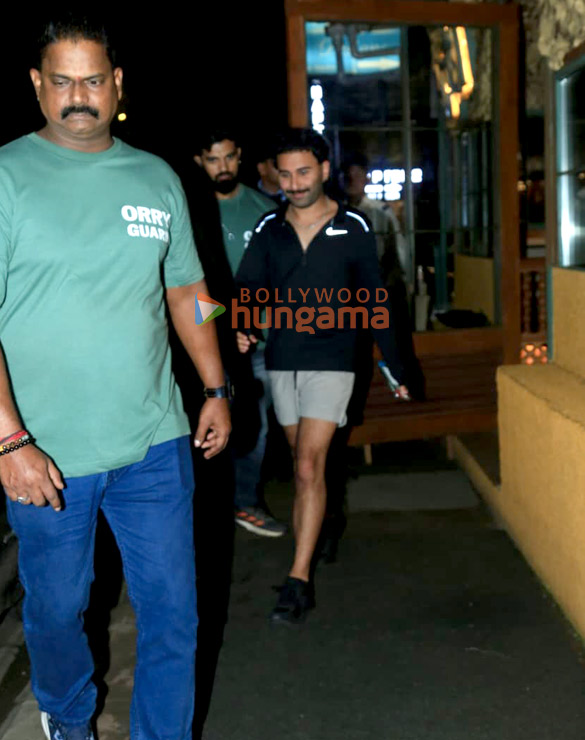 photos kim sharma and orhan awatramani snapped in bandra 2