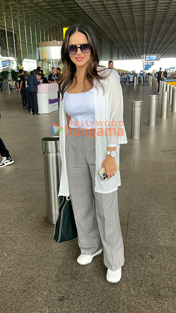 photos mouni roy aditya roy kapur sunny leone and others snapped at the airport 3