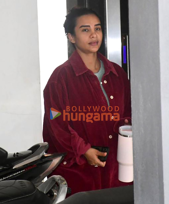Photos: Patralekha snapped outside a clinic in Bandra Photos: Patralekha snapped outside a clinic in Bandra