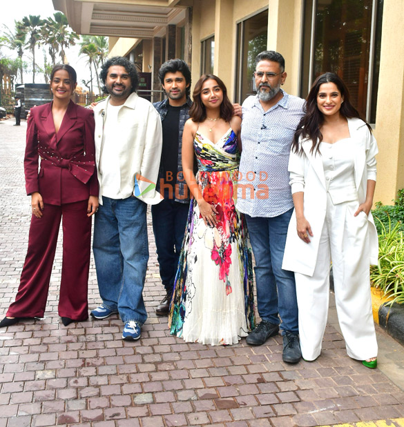 Photos: Prajakta Koli, Surveen Chawla, Karanvir Malhotra, Priya Bapat and others snapped promoting their upcoming series Andhera Photos: Prajakta Koli, Surveen Chawla, Karanvir Malhotra, Priya Bapat and others snapped promoting their upcoming series Andhera
