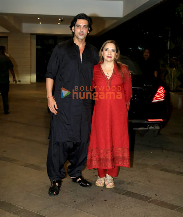 photos rakul preet singh jackky bhagnani bhushan kumar and others at bhagnani house for ganpati darshan in bandra 26