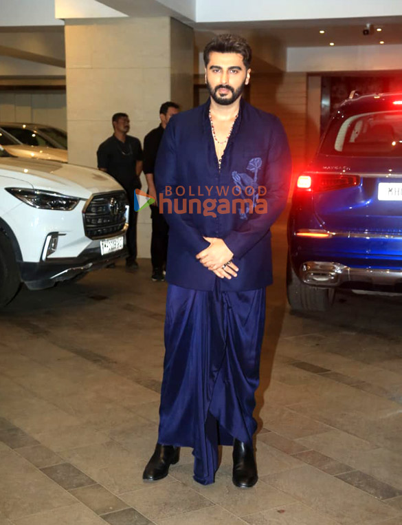 photos rakul preet singh jackky bhagnani bhushan kumar and others at bhagnani house for ganpati darshan in bandra 29