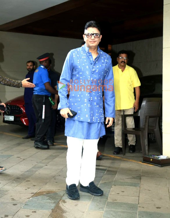 photos rakul preet singh jackky bhagnani bhushan kumar and others at bhagnani house for ganpati darshan in bandra 6