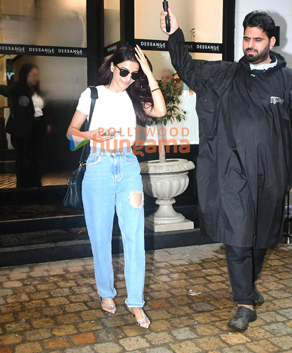photos samantha ruth prabhu snapped outside a salon in bandra 5 3