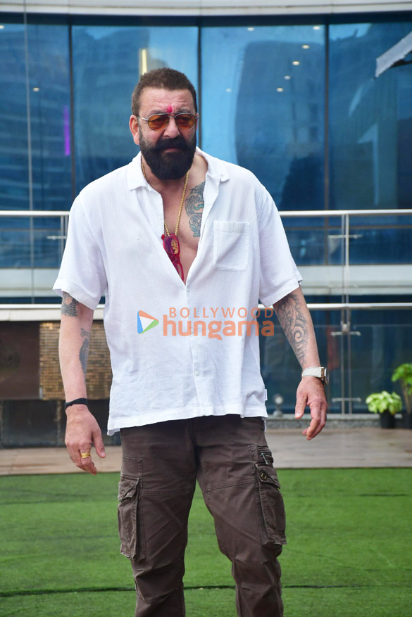 photos sanjay dutt tiger shroff sonam bajwa harnaaz sandhu and others snapped promoting baaghi 4 6