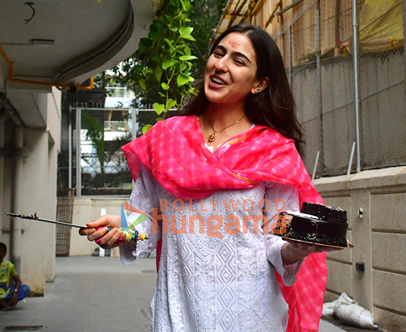 photos sara ali khan celebrates her birthday with media 2