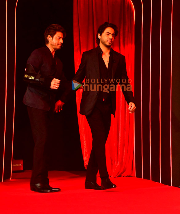 photos shah rukh khan aryan khan bobby deol gauri khan and others attend the bads of bollywood preview launch 7509 3
