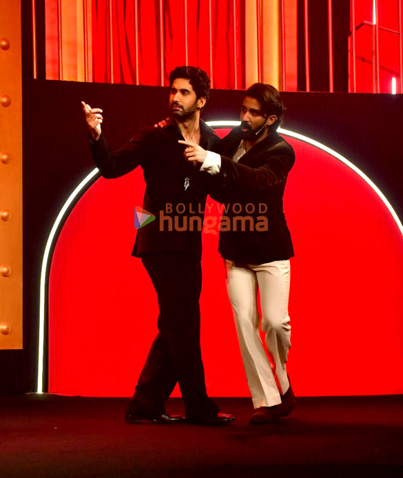 photos shah rukh khan aryan khan bobby deol gauri khan and others attend the bads of bollywood preview launch 7509 6