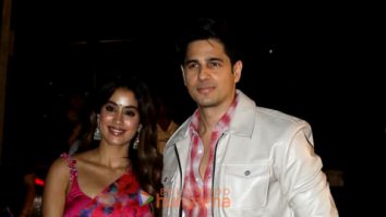 Photos: Sidharth Malhotra and Janhvi Kapoor snapped in Town