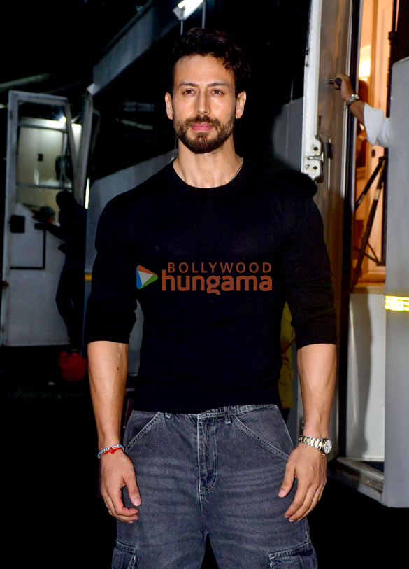 photos tiger shroff sonam bajwa and harnaaz sandhu snapped promoting baaghi 4 on the sets of bigg boss 19 2 photos tiger shroff sonam bajwa and harnaaz sandhu snapped promoting baaghi 4 on the sets of bigg boss 19 2