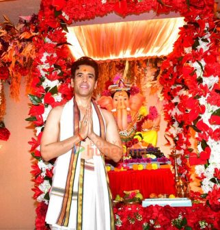 Photos: Tusshar Kapoor welcomes Ganpati Bappa at his home