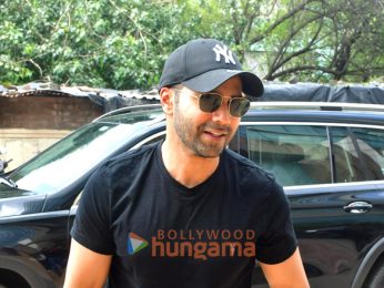 Photos: Varun Dhawan snapped in Andheri