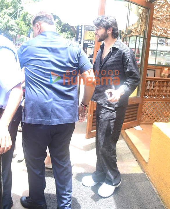 photos veer pahariya and tara sutaria snapped outside a cafe in bandra 3