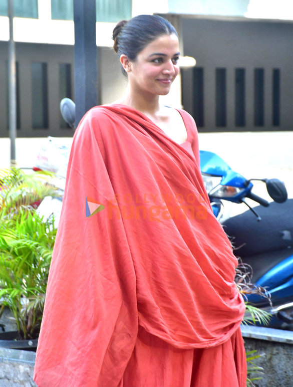photos wamiqa gabbi snapped in andheri 2 4