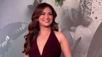 Rajni aka Ridhima Pandit looks dazzling in maroon