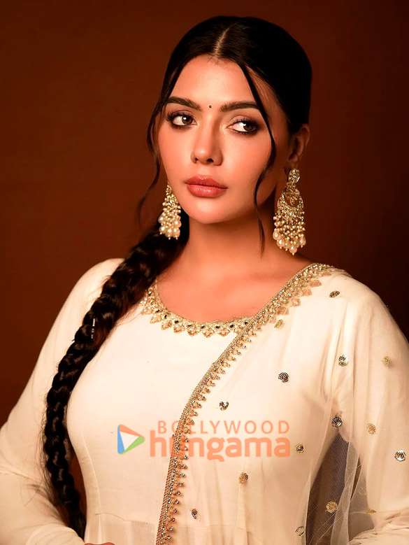 ruhi singh 2 160