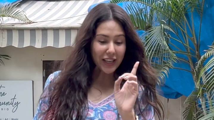 Sonam Bajwa pappee in a blue kurta set