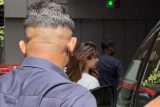 Paps capture a glimpse of Janhvi Kapoor in her comfy casuals