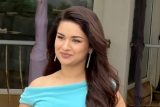 Bluetiful lady! Avneet Kaur