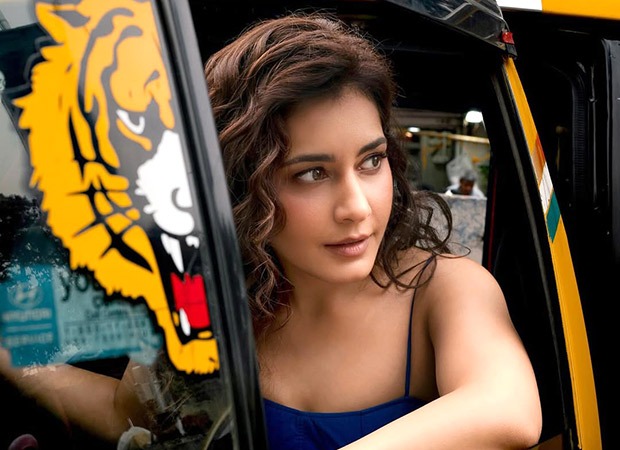 Raashii Khanna captures the rhythm of Mumbai streets from a taxi; watch