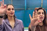 Besties vibing on Jutti Meri! Farah Khan & Sania Mirza