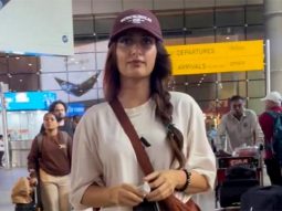Fatima Sana Shaikh giving Geet on airport energy