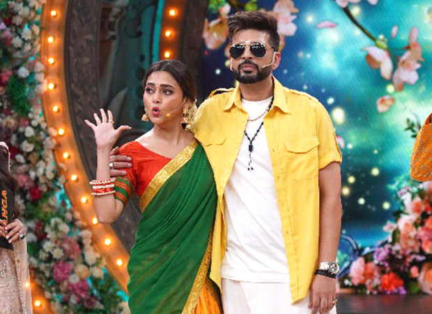 Karan Kundrra and Tejasswi Prakash recreate Chennai Express vibe at Avika Gor–Milind Chandwani’s Sangeet on Dhamaal with Pati Patni Aur Panga : Bollywood News – Bollywood Hungama