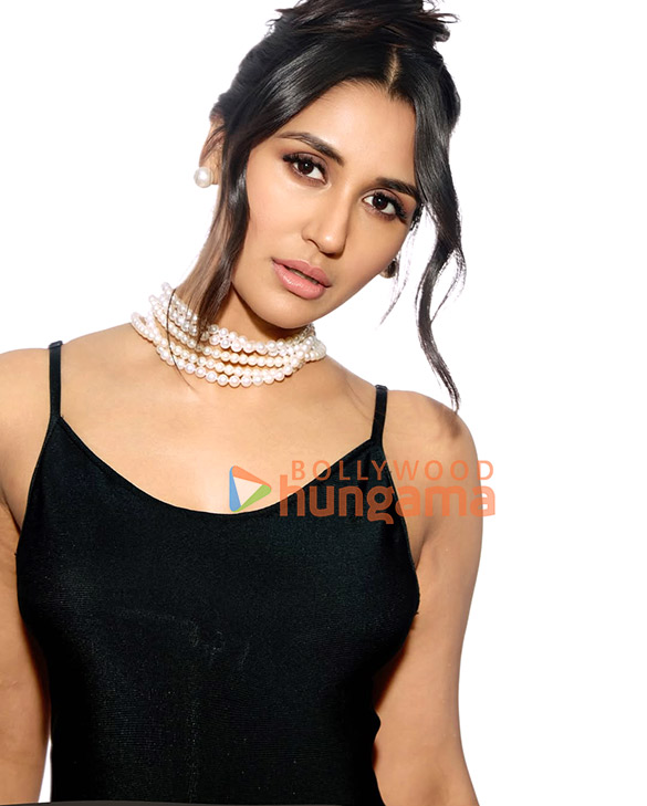nikita dutta 2 147
