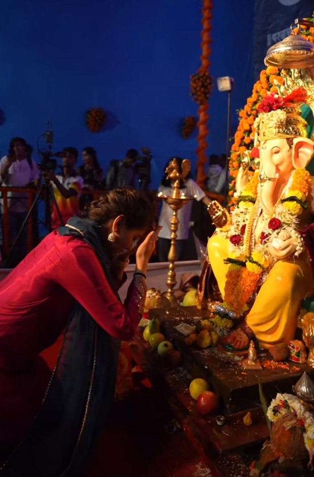 Nikita Dutta visits Mumbai’s iconic Ganpati Pandals on Ganeshotsav Nikita Dutta visits Mumbai’s iconic Ganpati Pandals on Ganeshotsav