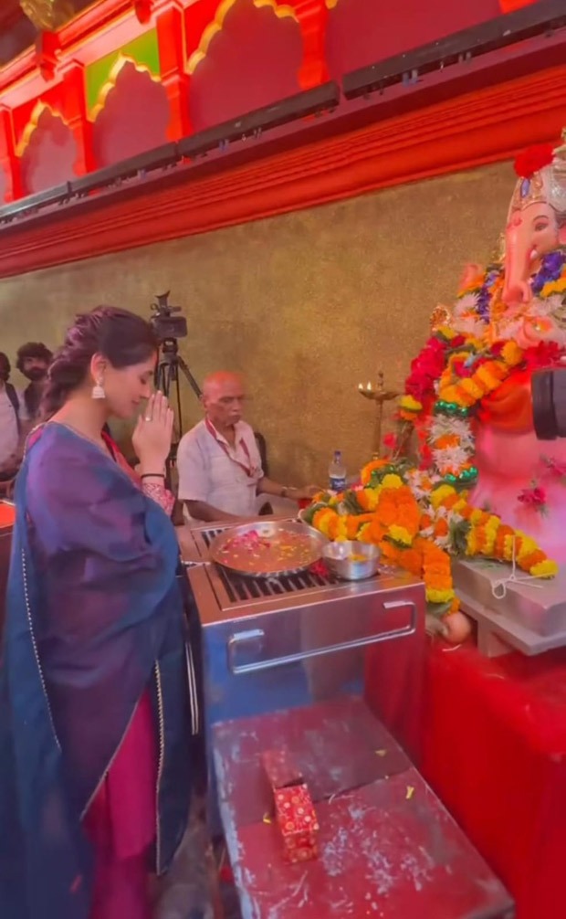 Nikita Dutta visits Mumbai’s iconic Ganpati Pandals on Ganeshotsav Nikita Dutta visits Mumbai’s iconic Ganpati Pandals on Ganeshotsav