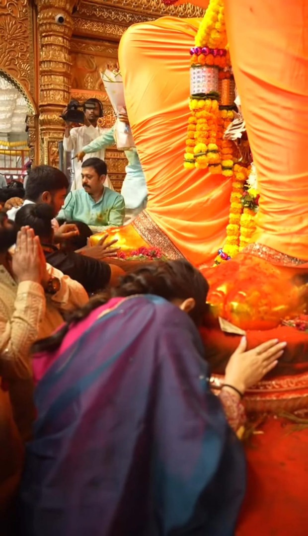 Nikita Dutta visits Mumbai’s iconic Ganpati Pandals on Ganeshotsav Nikita Dutta visits Mumbai’s iconic Ganpati Pandals on Ganeshotsav