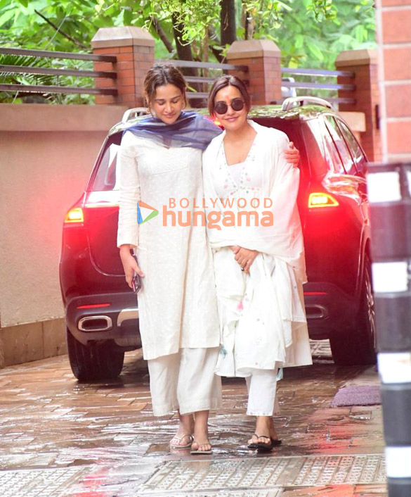 Photos: Aisha Sharma and Neha Sharma spotted in Bandra Photos: Aisha Sharma and Neha Sharma spotted in Bandra