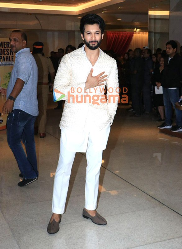 photos akshay kumar tiger shroff arjun kapoor and others grace the screening of the grand musical saga mera desh pahle 13