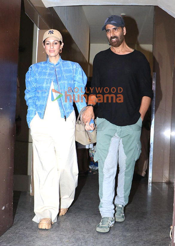 Photos: Akshay Kumar and Twinkle Khanna snapped at Juhu PVR