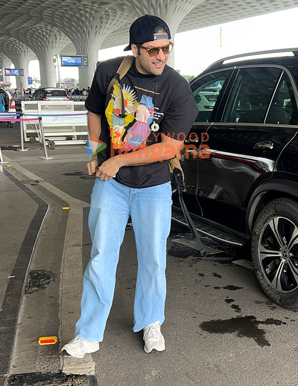 photos ali fazal richa chadha bhagyashree and orhan awatramani snapped at the airport 4