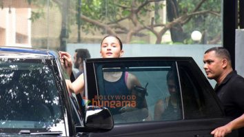 Photos: Alia Bhatt spotted in Bandra