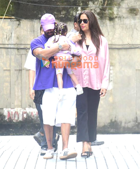 photos bipasha basu with husband spotted outside play group in bandra 2