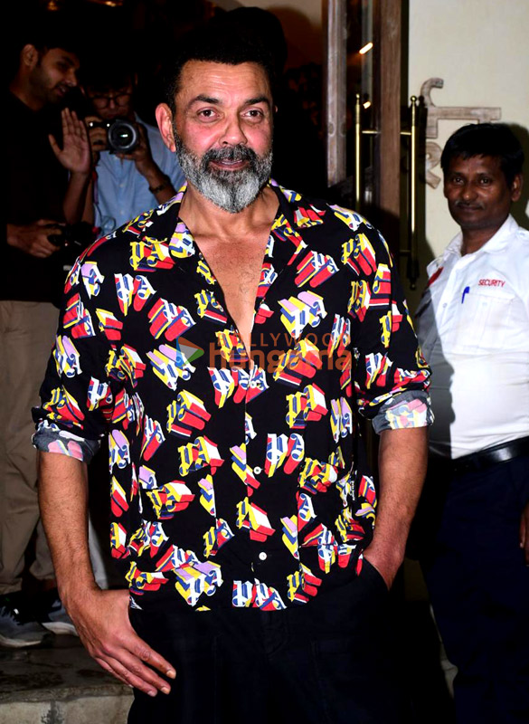 Photos: Bobby Deol snapped at Eve Cafe in Santacruz Photos: Bobby Deol snapped at Eve Cafe in Santacruz