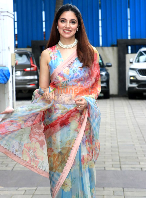 Photos: Divya Khossla and Neil Nitin Mukesh snapped promoting their film Ek Chatur Naar Photos: Divya Khossla and Neil Nitin Mukesh snapped promoting their film Ek Chatur Naar