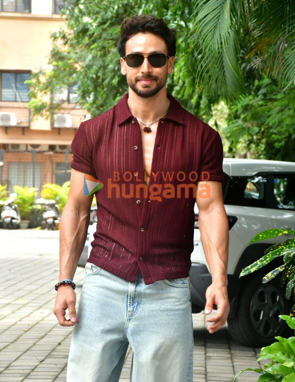 photos harnaaz sandhu tiger shroff and sonam bajwa snapped promoting baaghi 4 6