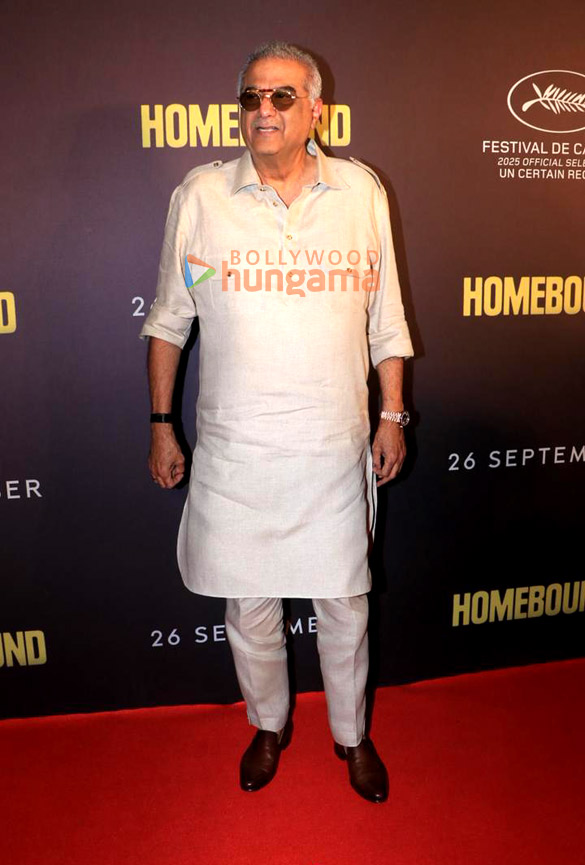 photos ishaan khatter janhvi kapoor vishal jethwa and others grace the special screening of homebound 2 3