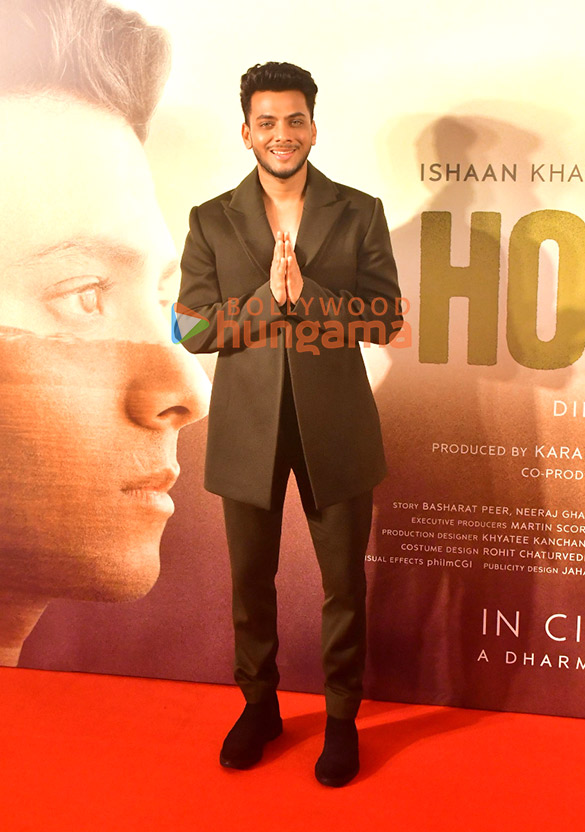 photos ishaan khatter vishal jethwa and neeraj ghaywan snapped at the homebound press conference 3