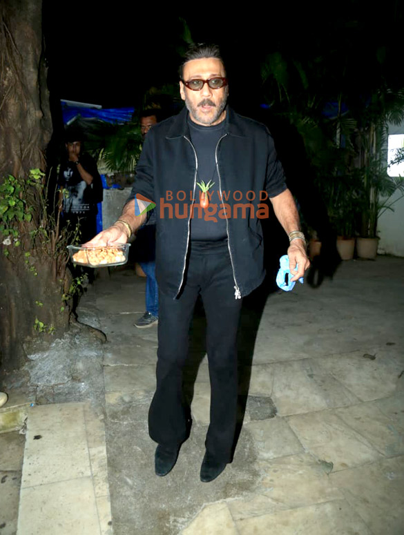 photos jackie shroff snapped in bandra 1