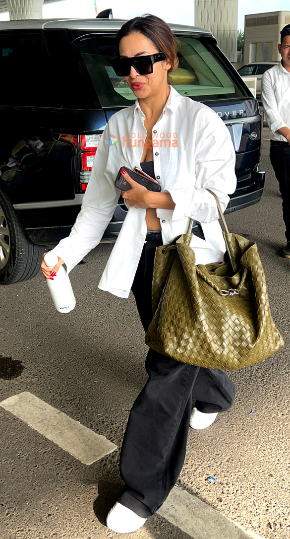 photos malaika arora snapped at the airport 2 5