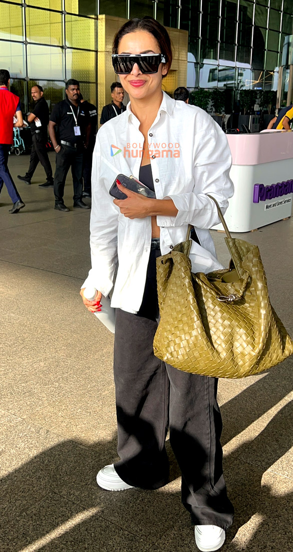 photos malaika arora snapped at the airport 4 4