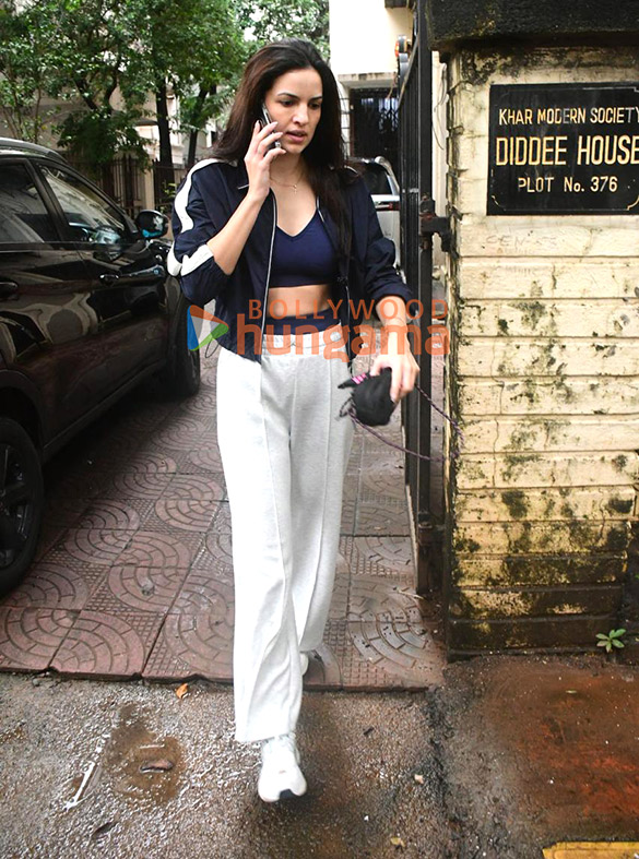 photos natasha stankovic snapped outside a dental clinic in khar 3 4