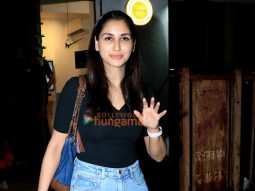 Photos: Nikita Dutta snapped in Juhu