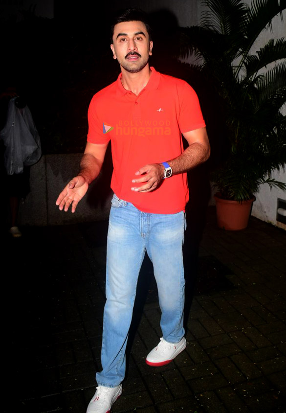 photos ranbir kapoor snapped celebrating his birthday at his residence in bandra 5