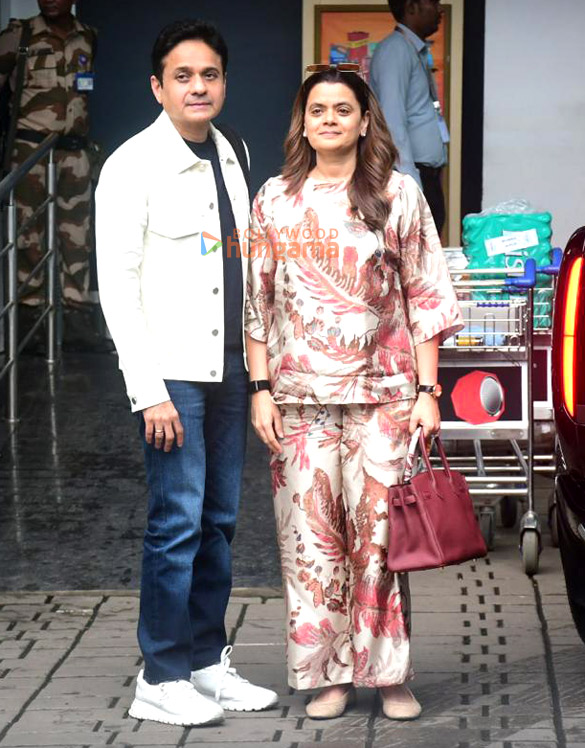 photos rani mukerji karan johar and apoorva mehta snapped at kalina airport 3